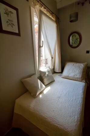 1 chambre, fer et planche à repasser, Wi-Fi, draps fournis