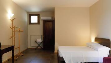 ํด๋์๋ฃธ | ๊ฐ์ค ๋ด ๊ธ๊ณ , ์ฑ
์, ๋
ธํธ๋ถ ์์
๊ณต๊ฐ, ๋ฌด๋ฃ WiFi