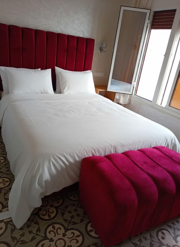 In-room safe, iron/ironing board