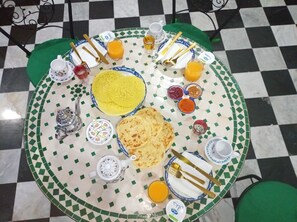 Desayuno buffet incluido todos los días