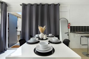 Dining - The Arcade Escape - Games & Vibes (Surfers Paradise)