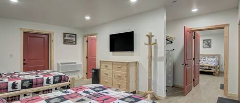 Fer et planche à repasser, Wi-Fi gratuit, draps fournis