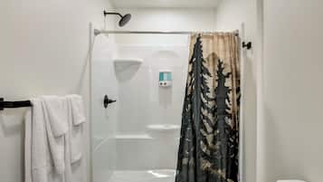 Doccia, asciugacapelli, asciugamani, sapone