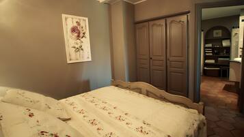 1 chambre, fer et planche Ă repasser, Wi-Fi, draps fournis