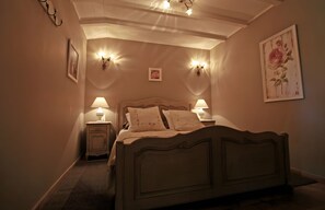 1 slaapkamer, een strijkplank/strijkijzer, wifi, beddengoed