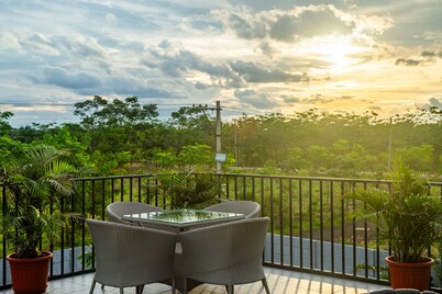 Luxury farmhouse near Anantgiri Hills