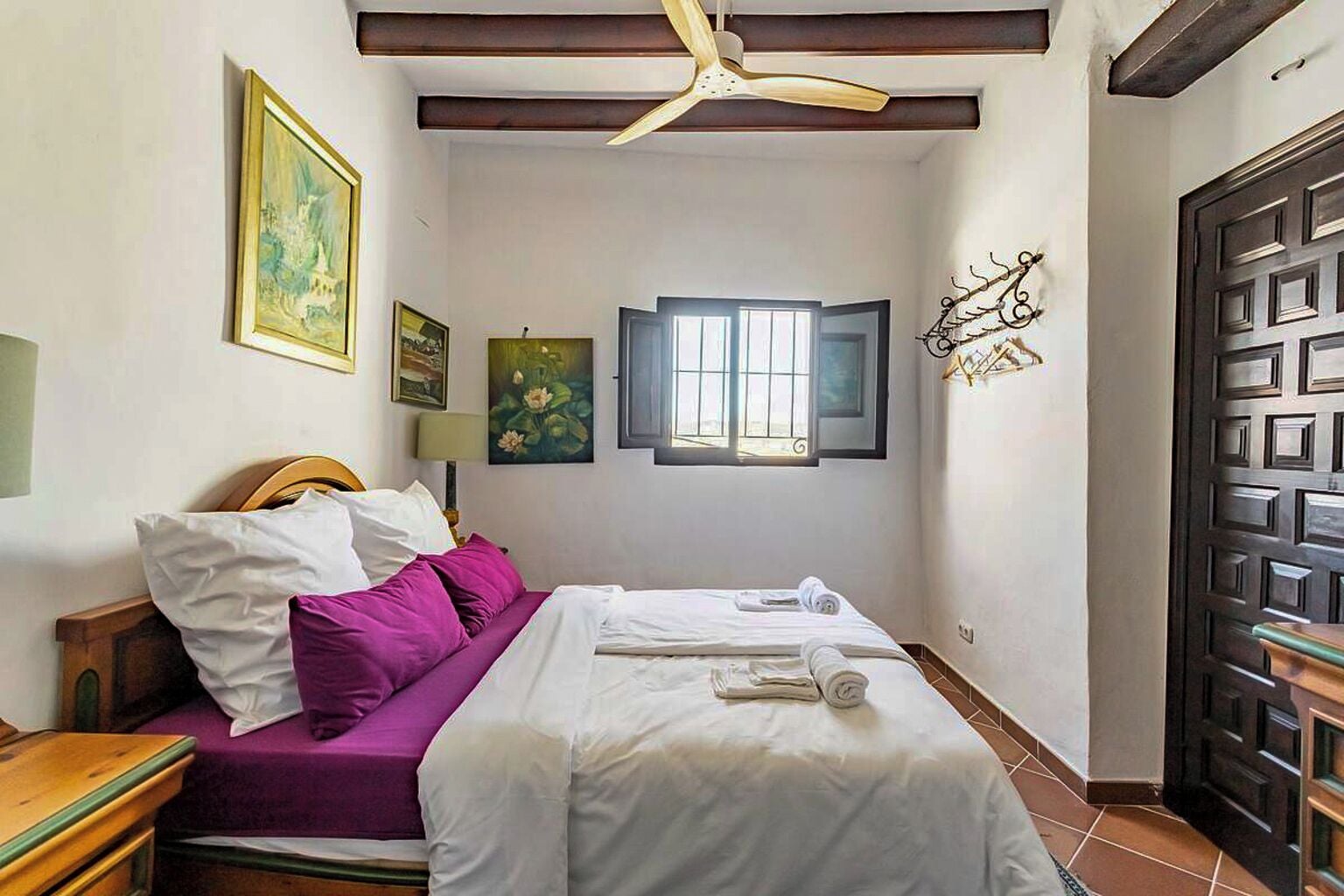 Chambre Double Standard, vue montagne | Coffres-forts dans les chambres, rideaux occultants