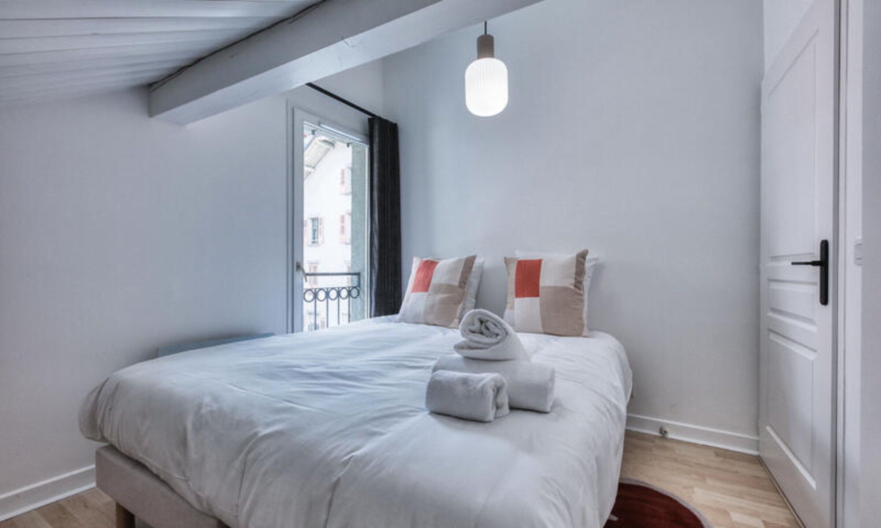 3 habitaciones y ropa de cama 