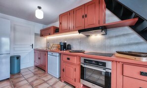 Private kitchen - Apartment in Saint-gervais Near Cable Car (Saint-Gervais-les-Bains)