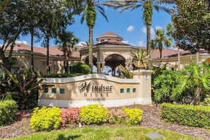 Property grounds - Free Waterpark! 10 min to Disney • 25 min to Universal • Galaxy & Ears Getaway (Kissimmee)