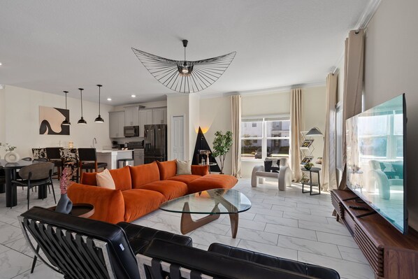 Smart TV - Spacious 5BR Family Retreat w/ Private Pool (Kissimmee)