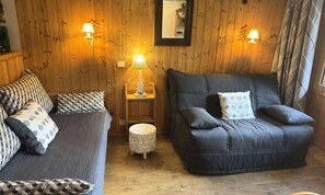 Living area - Apartment in Fontaine at Ski Slopes (Les Avanchers-Valmorel)