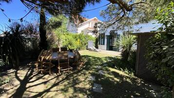 Khu ẩm thực ngoài trời