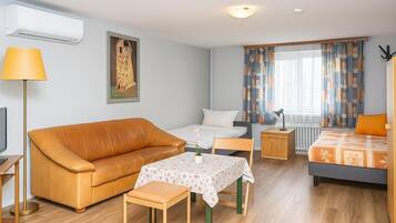 Apartment, Blick auf den Innenhof | Kostenloses WLAN