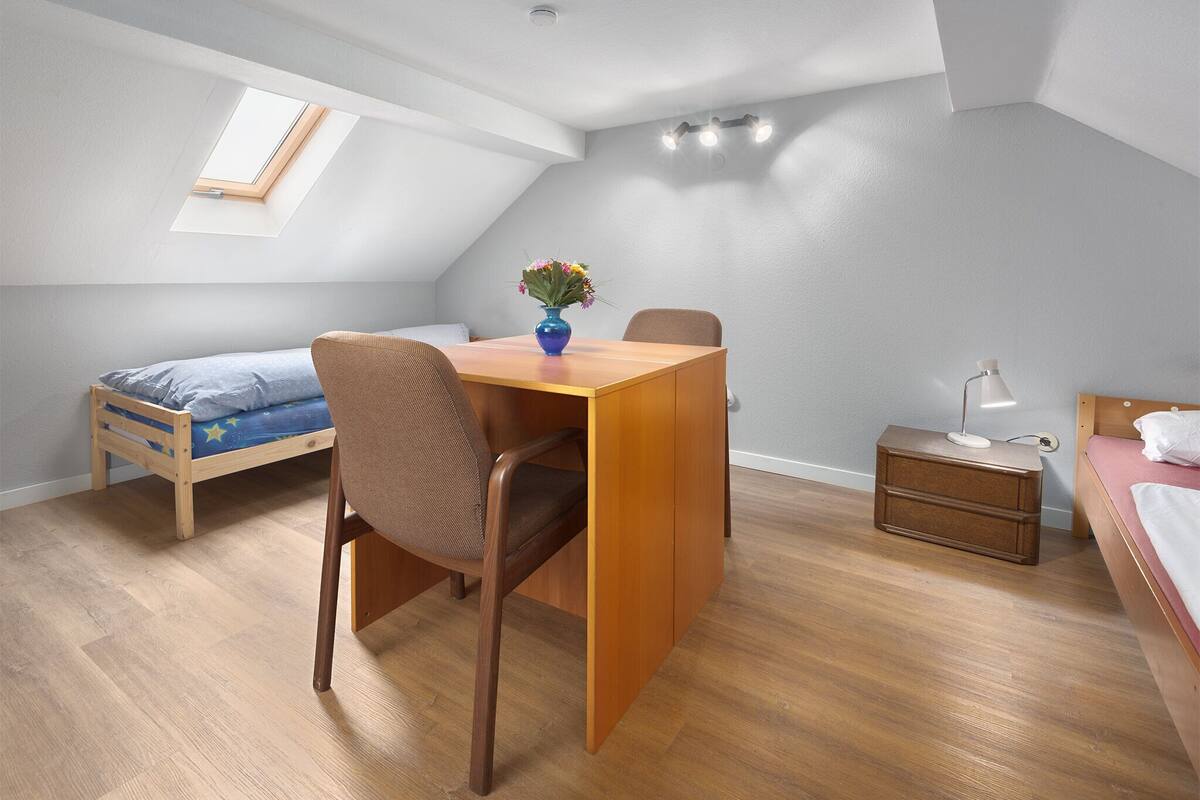 Twin Room, Courtyard View | WiFi (free), bed sheets