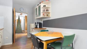 Kühlschrank, Mikrowelle