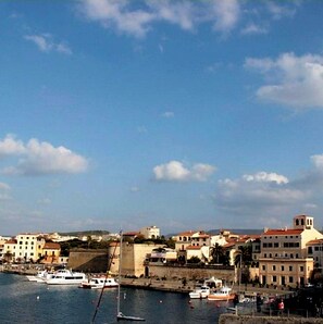 Exterior - Charming Rina Sea Studio Apartment-central Air-con & Wifi Sleeps 2 Persons (Alghero)