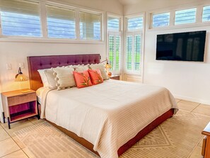 6 Schlafzimmer, Schreibtisch, Bügeleisen/Bügelbrett, Reisekinderbett