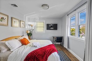 3 makuuhuonetta, silitysrauta/-lauta, ilmainen Wi-Fi, vuodevaatteet