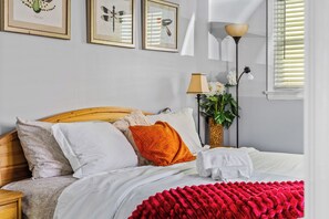 3 habitaciones, escritorio, tabla de planchar con plancha y wifi gratis