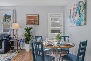 Dining - Spacious 3BR with Parking, 15 mins to FIFA (Hackensack)