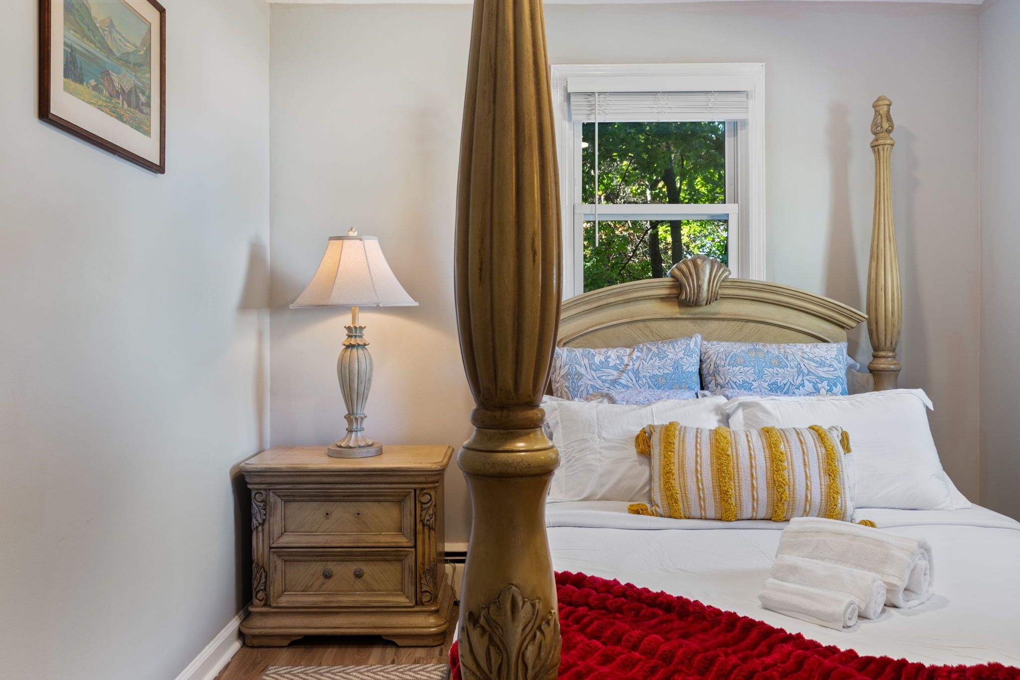 4 bedrooms, desk, iron/ironing board, free WiFi