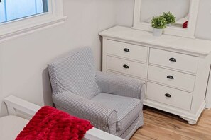 Interior - 4BR Home, Parking Space, Near Hackensack Med & NYC (Hackensack)