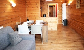 Dining - Studio for 4 People in the Heart of the Orres 1650 Resort (Les Orres)
