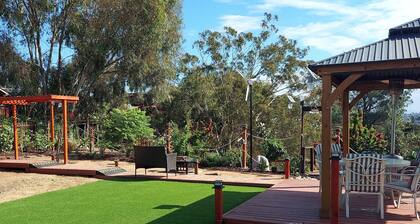 Enjoyable studio with AC in sunny San Diego near downtown