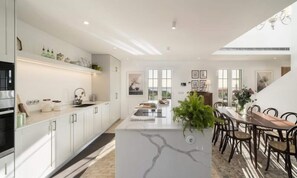 Fridge, microwave, oven, dishwasher - Houses & Villas for 6 People (Calheta)