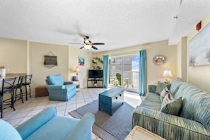 Smart TV - Tradewinds 1106 🌊 Gulf-Front Retreat | Balcony Views + Swim-Through Pool (Orange Beach)