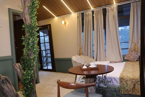 Tree House Deluxe, balcon, vue colline | Wi-Fi gratuit