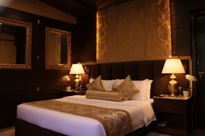 Premium Room, Balcony, Hill View | Free WiFi - SnugBug Kasol (Kasol)