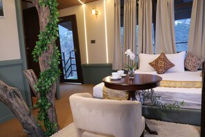 Deluxe Tree House, Balcony, Hill View | Free WiFi - SnugBug Kasol (Kasol)