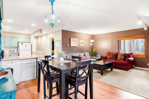 Interior - Large One Bedroom in Great Location! (Breckenridge)