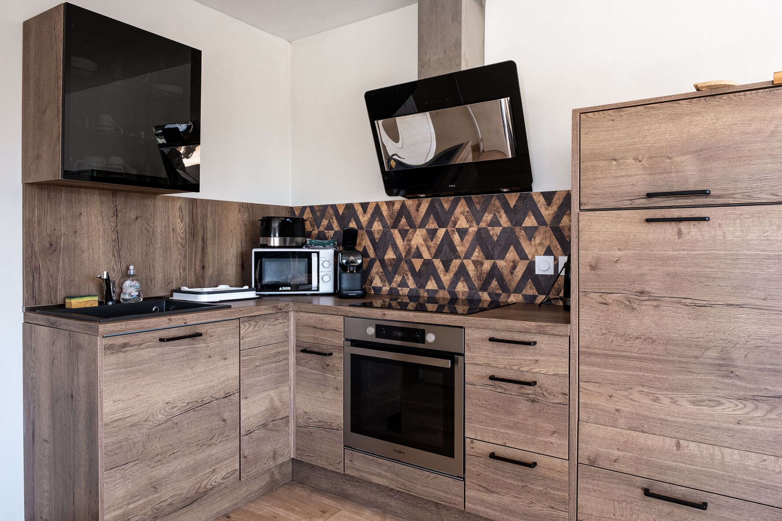 Fridge, microwave, oven, dishwasher