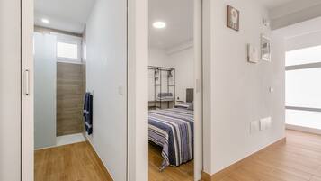 1 sovrum, wi-fi och sÀngklÀder