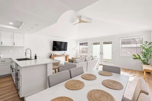Interior - Luxury La Jolla Beach Retreat - Steps to Windansea (San Diego)