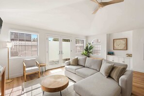 TV - Luxury La Jolla Beach Retreat - Steps to Windansea (San Diego)