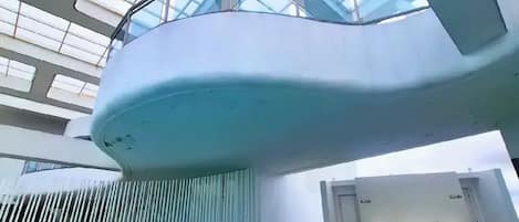 屋内プール、屋外プール