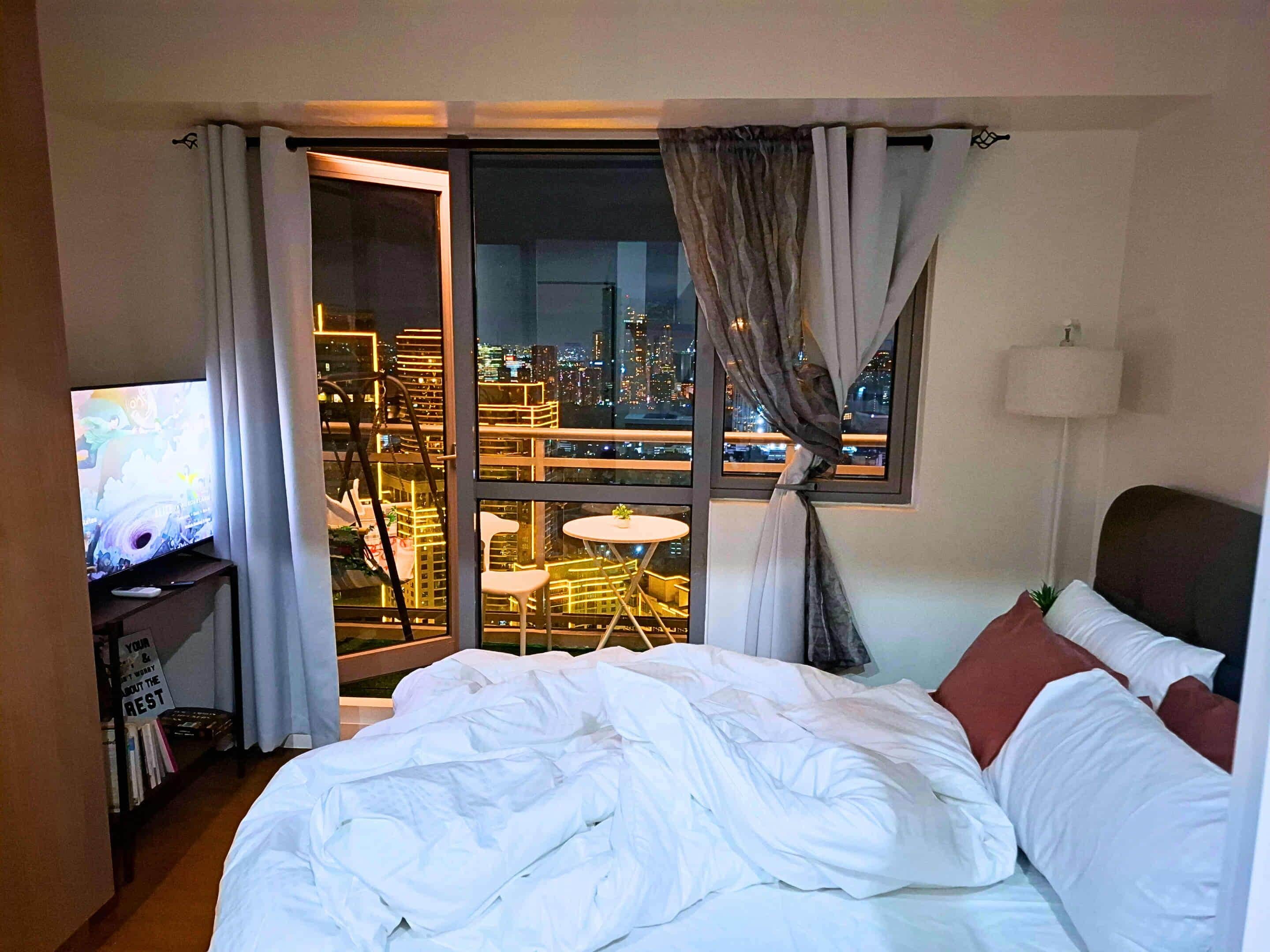 Iron/ironing board, WiFi, bed sheets, wheelchair access