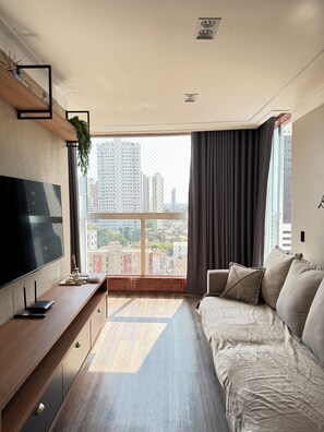 TV - Brand new, fully equipped apartment in downtown Belém, PA, with pool, sauna, hot tub, rooftop terrace, and garage. (Belém)