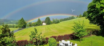 Apartamento "Sunnenviul": escapada en plena naturaleza con terraza y vistas espectaculares