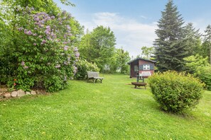 Property grounds - Holiday Apartment "Sunnenviul" – Relaxing Green Retreat with Terrace & Stunning Views (Lennestadt)