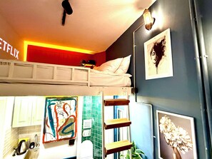 1 slaapkamer, een strijkplank/strijkijzer, wifi, beddengoed