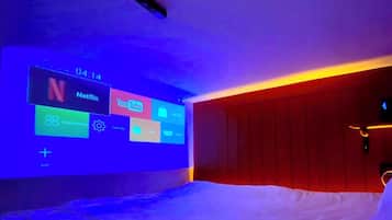 1 chambre, fer et planche Ă repasser, Wi-Fi, draps fournis