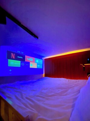 1 chambre, fer et planche à repasser, Wi-Fi, draps fournis