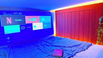 1 habitación, tabla de planchar con plancha, wifi y ropa de cama