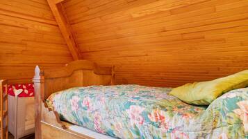 3 bedrooms, iron/ironing board, WiFi