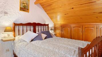 3 bedrooms, iron/ironing board, WiFi